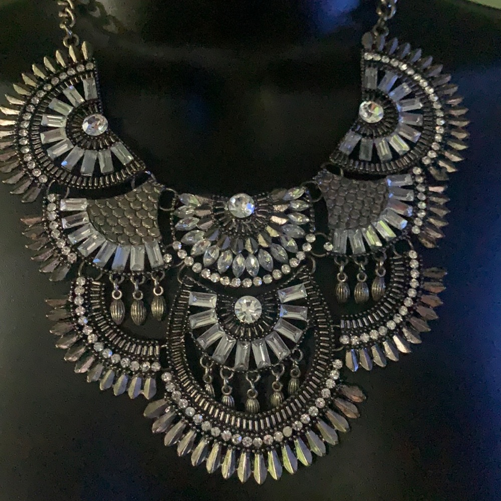 Metal necklace